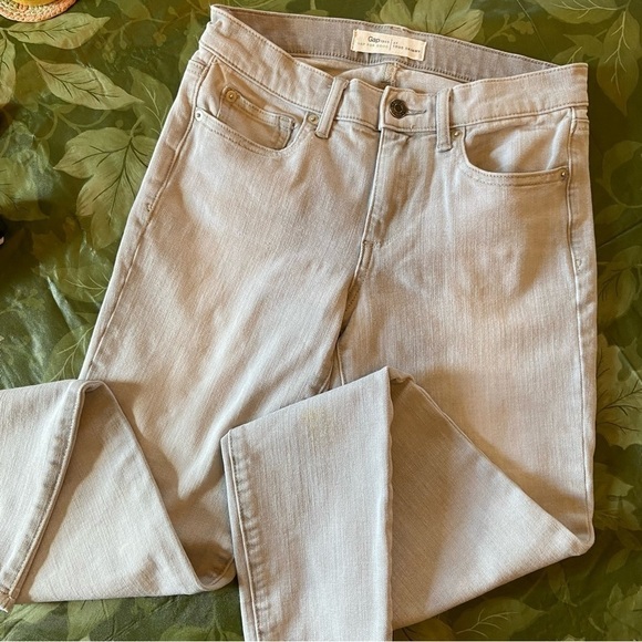 Gap, true skinny size 27, jeans in light stonewash with generous pockets. Great! - Picture 1 of 6